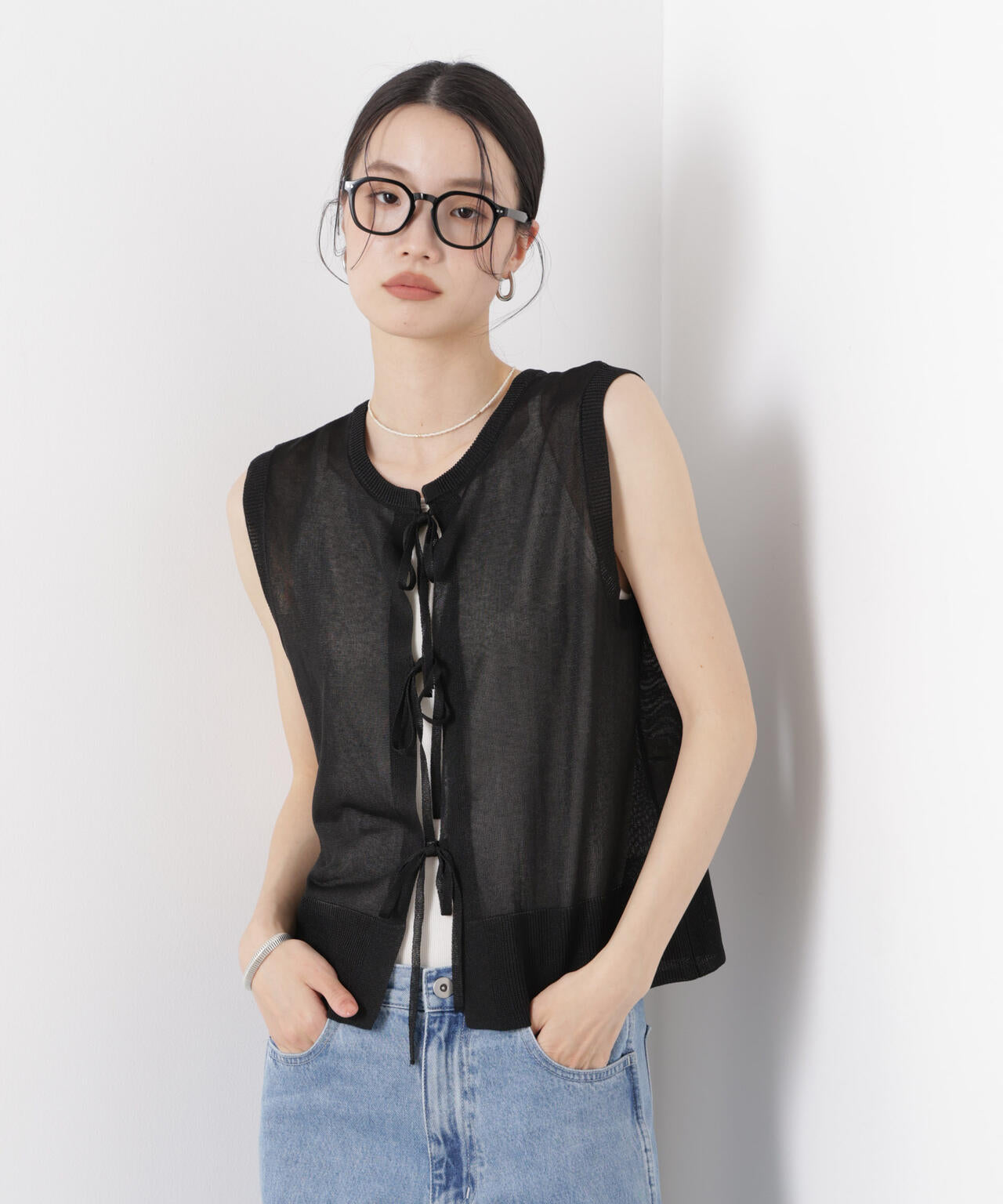 美品✨フォクシー ノースリーブサマーニット 前後2way リボン ボウタイ 42 前後2wayリボンアップデザインノースリーブニット | NANO universe