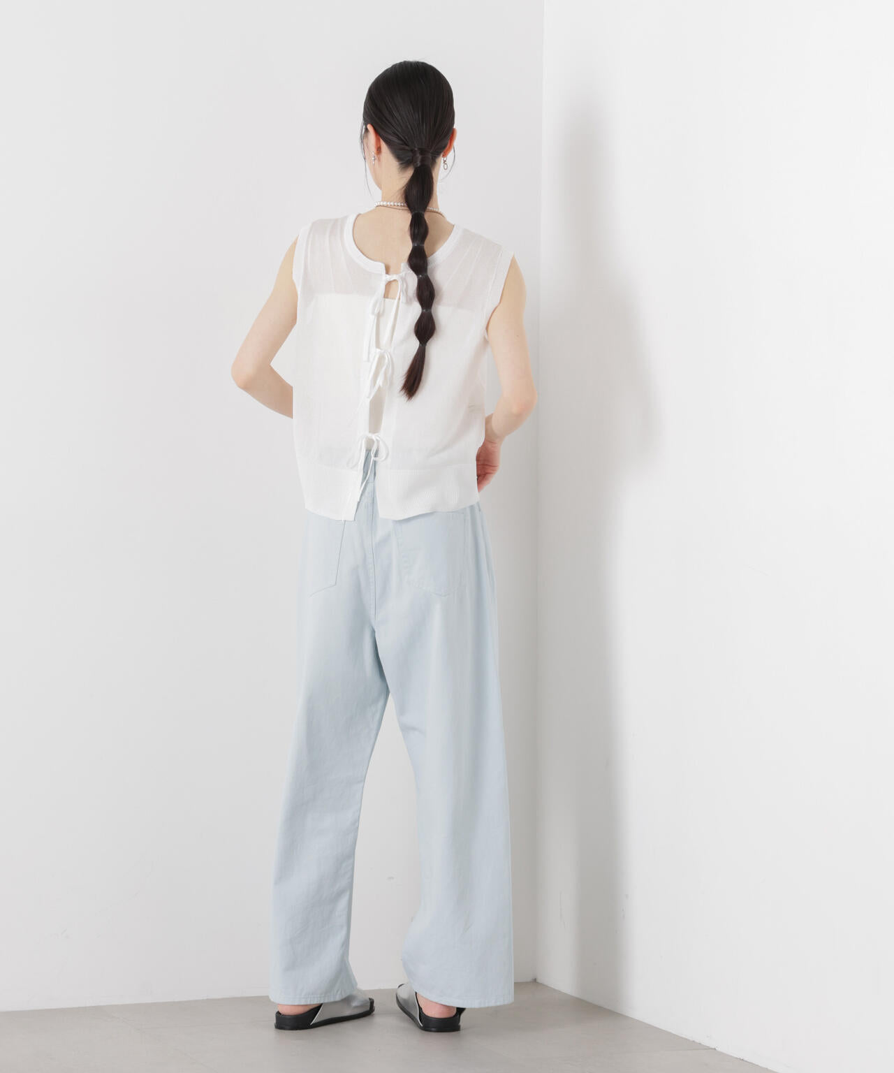 美品✨フォクシー ノースリーブサマーニット 前後2way リボン ボウタイ 42 前後2wayリボンアップデザインノースリーブニット | NANO universe
