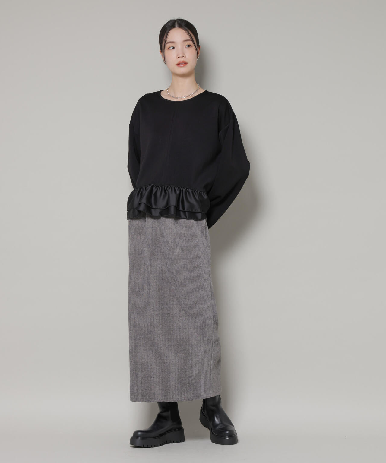 ダンボールカットサテンペプラムトップス