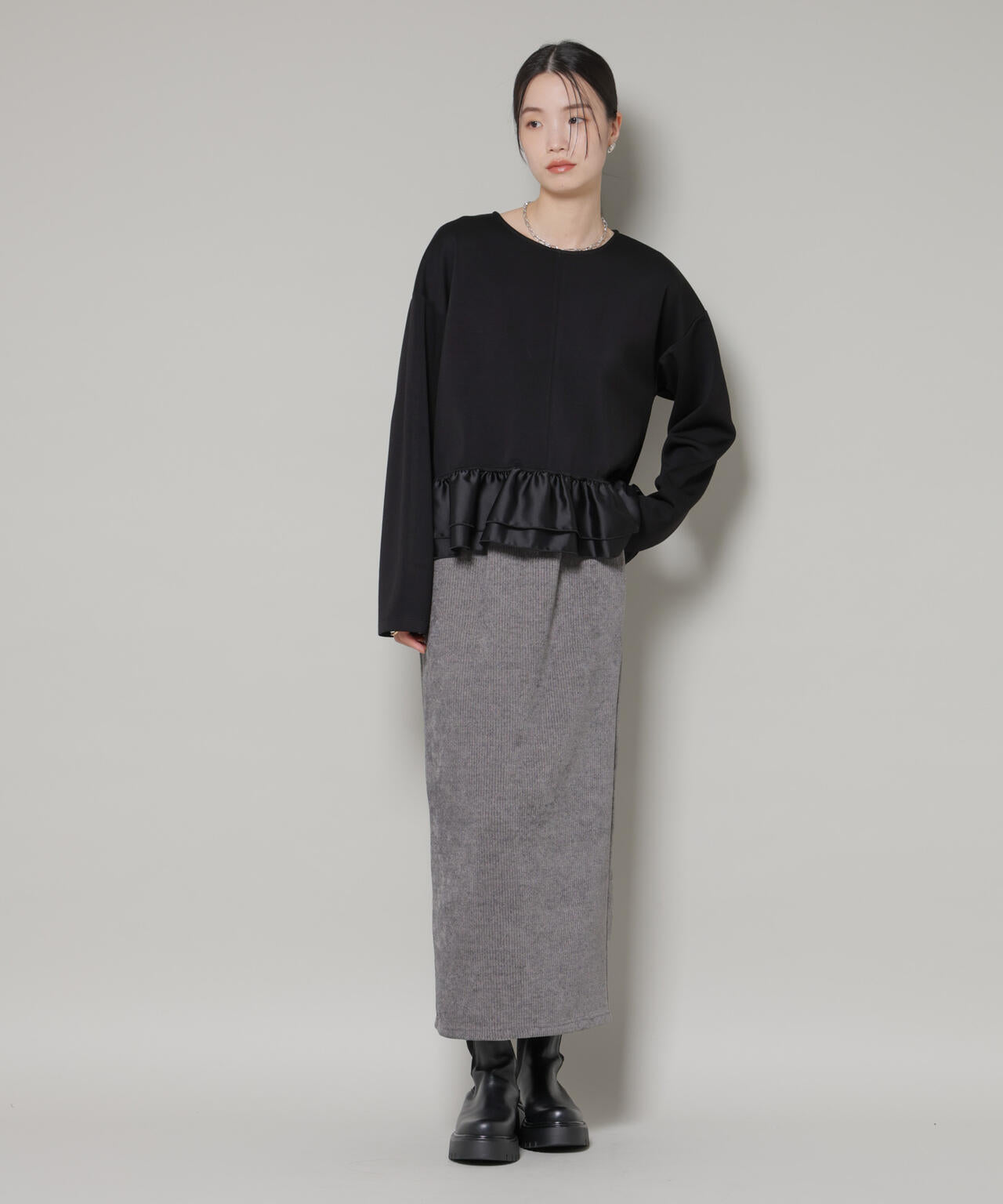 ダンボールカットサテンペプラムトップス