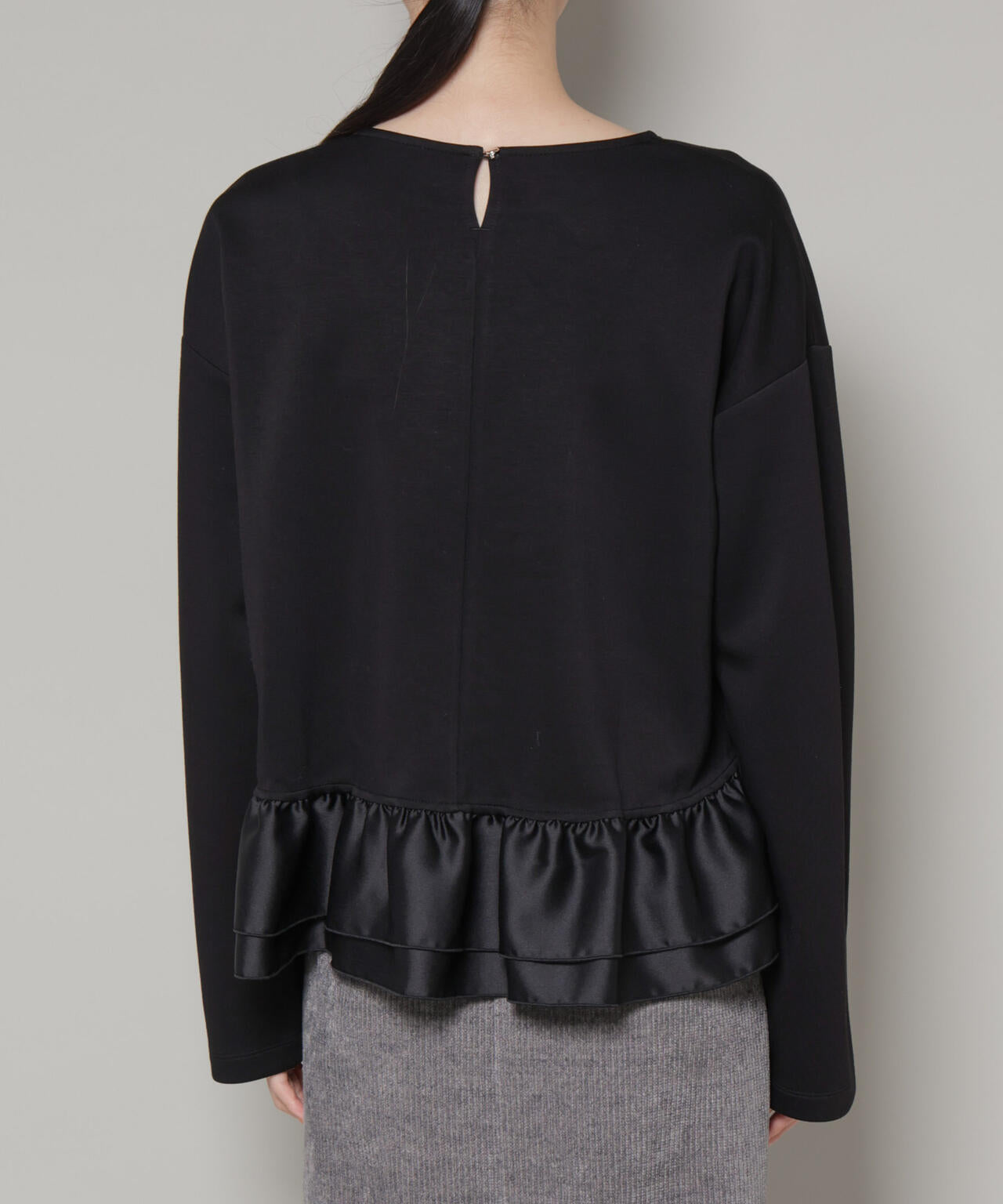 ダンボールカットサテンペプラムトップス