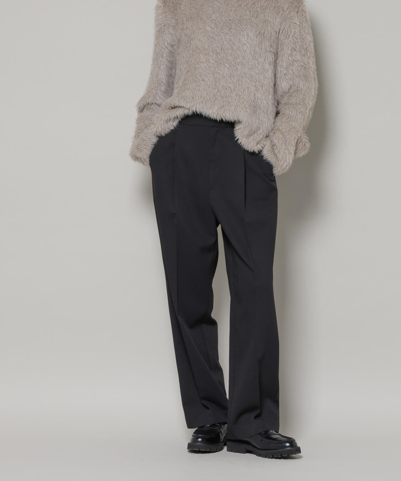 ワンタックセンタープレスストレートパンツ