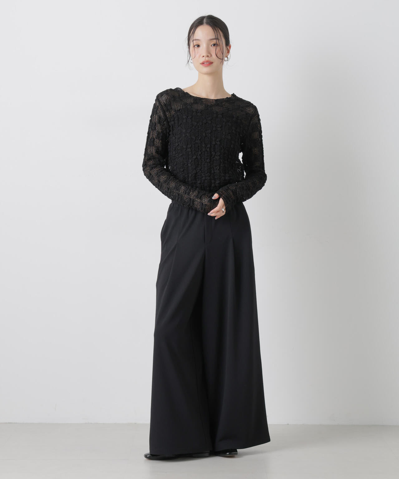 タックワイドカットジョーゼットパンツ