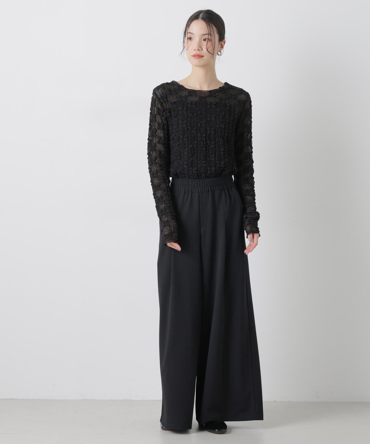 タックワイドカットジョーゼットパンツ