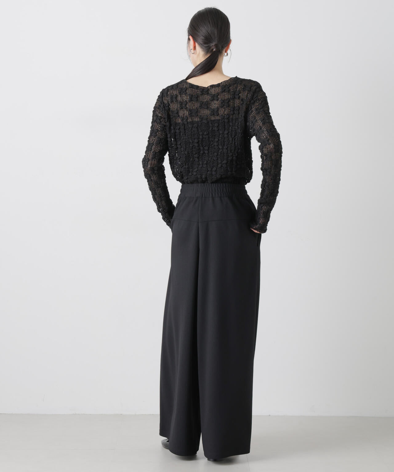 タックワイドカットジョーゼットパンツ