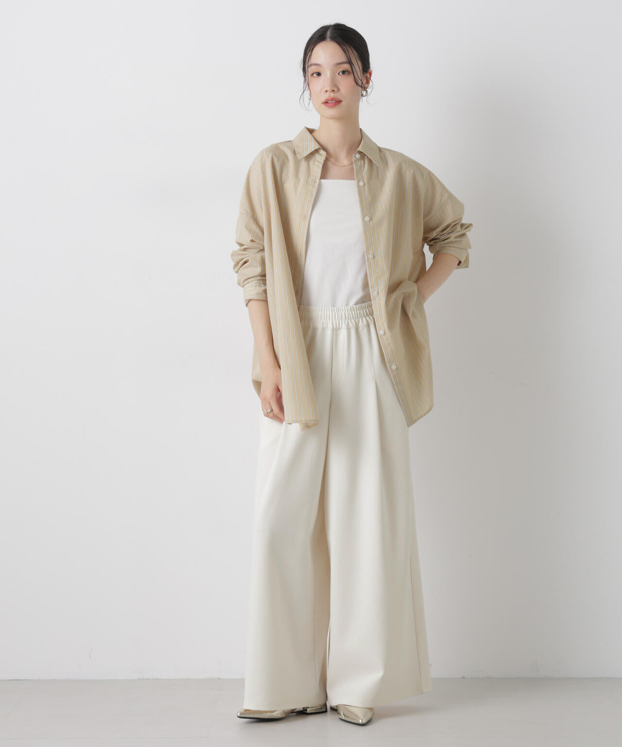 タックワイドカットジョーゼットパンツ