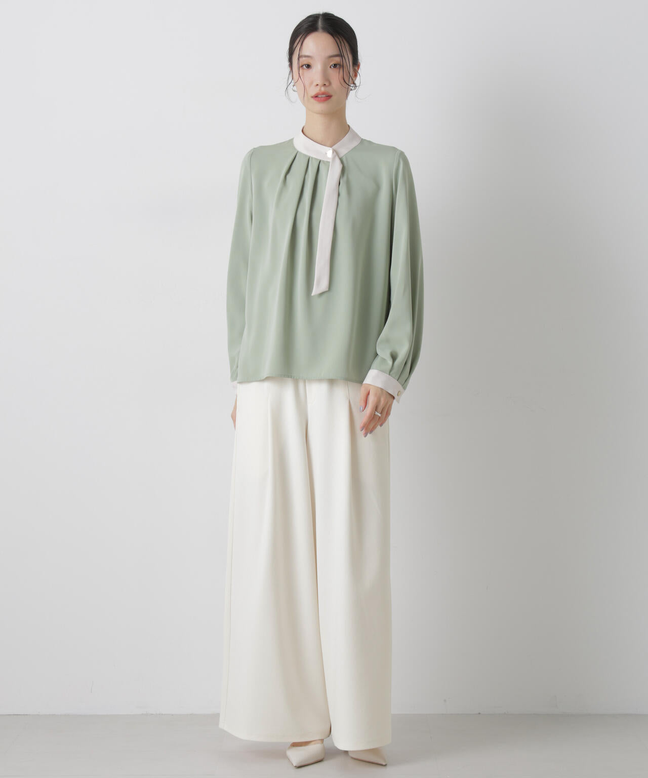 タックワイドカットジョーゼットパンツ