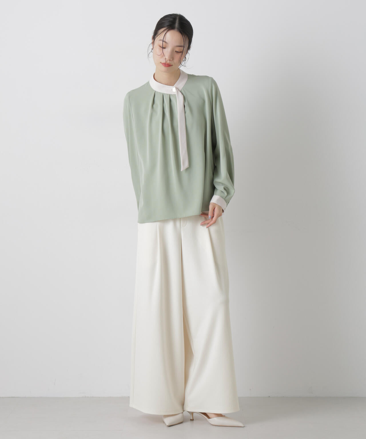 タックワイドカットジョーゼットパンツ