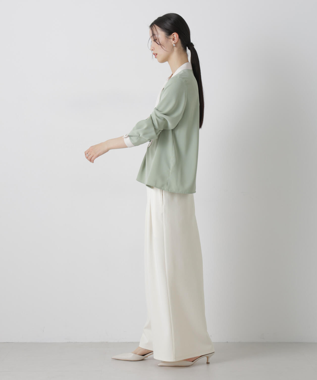 タックワイドカットジョーゼットパンツ