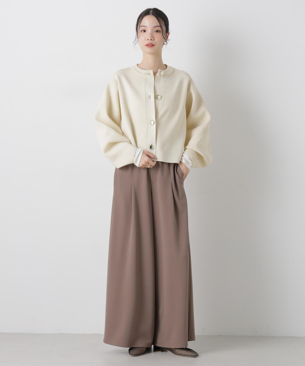 タックワイドカットジョーゼットパンツ