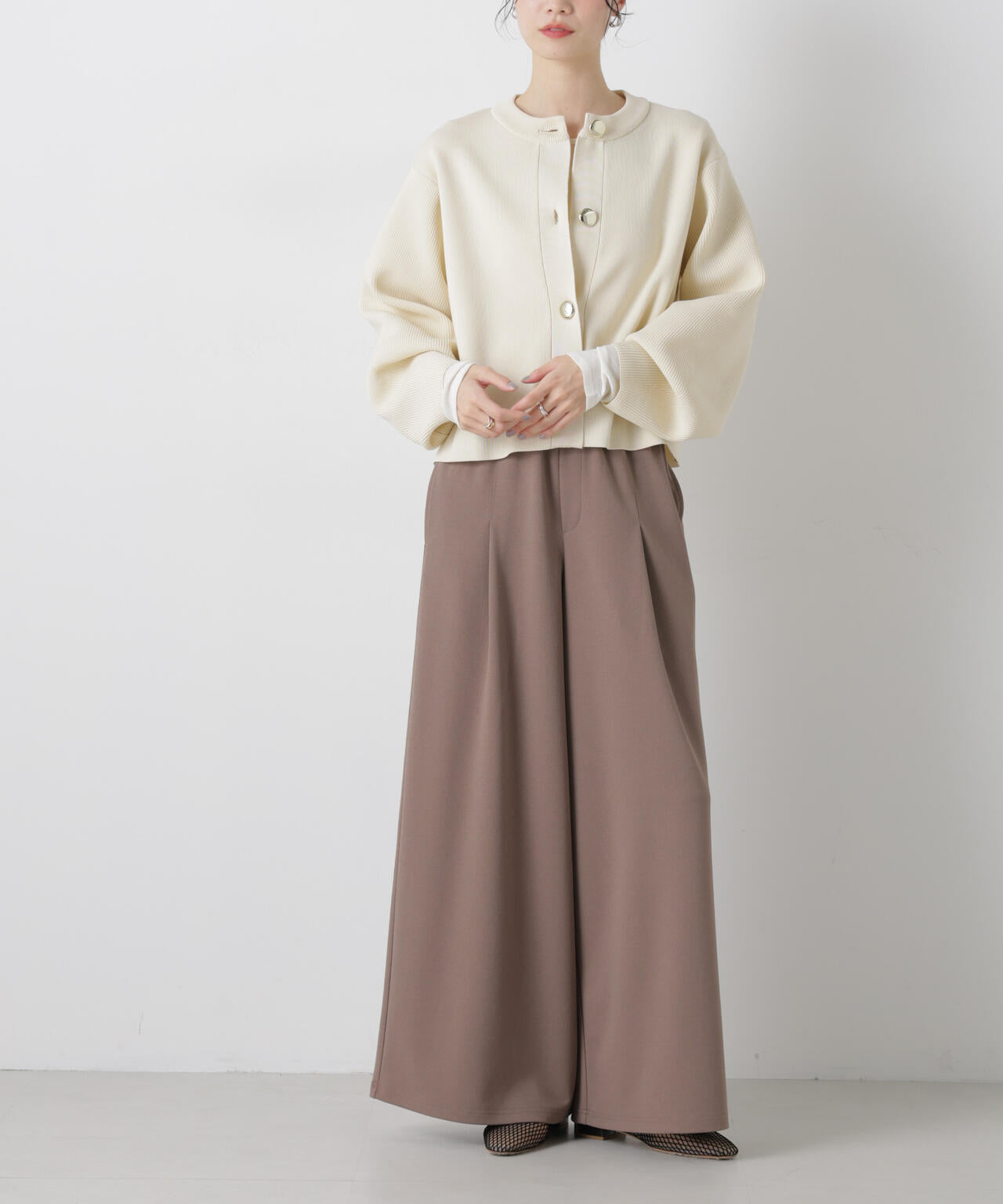 タックワイドカットジョーゼットパンツ