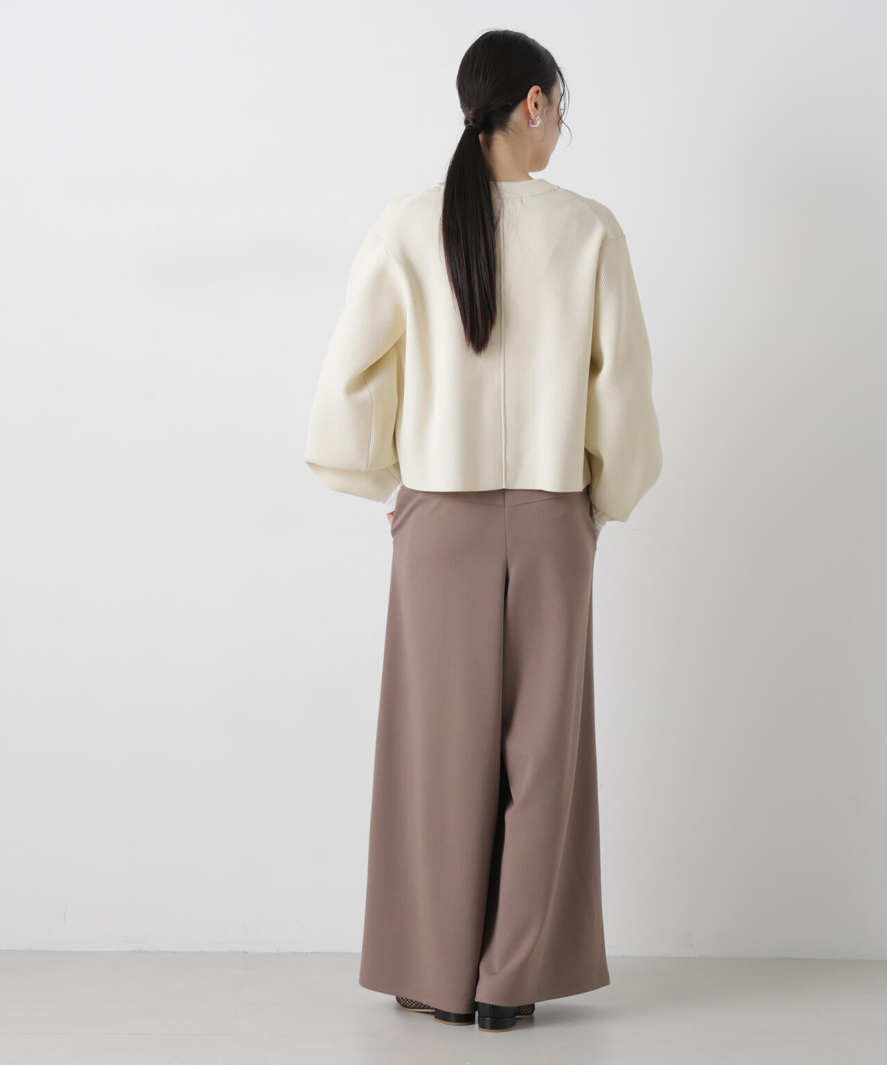 タックワイドカットジョーゼットパンツ