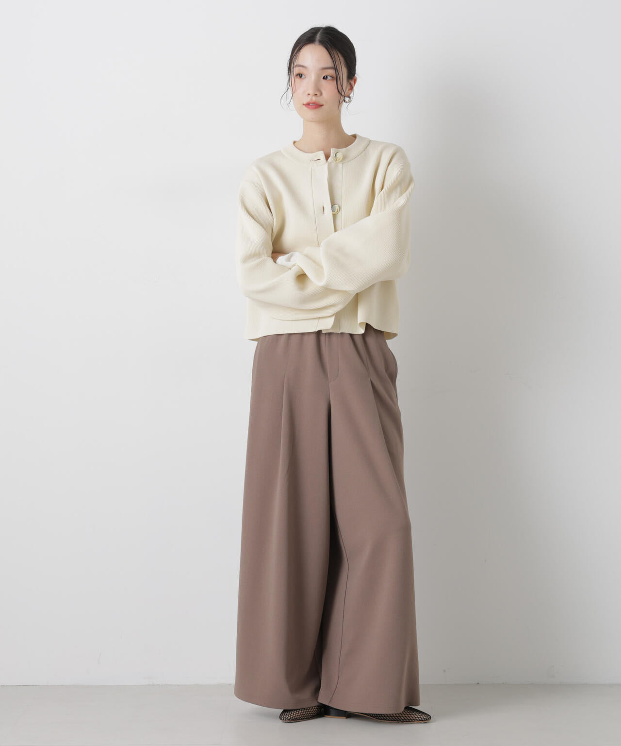 タックワイドカットジョーゼットパンツ