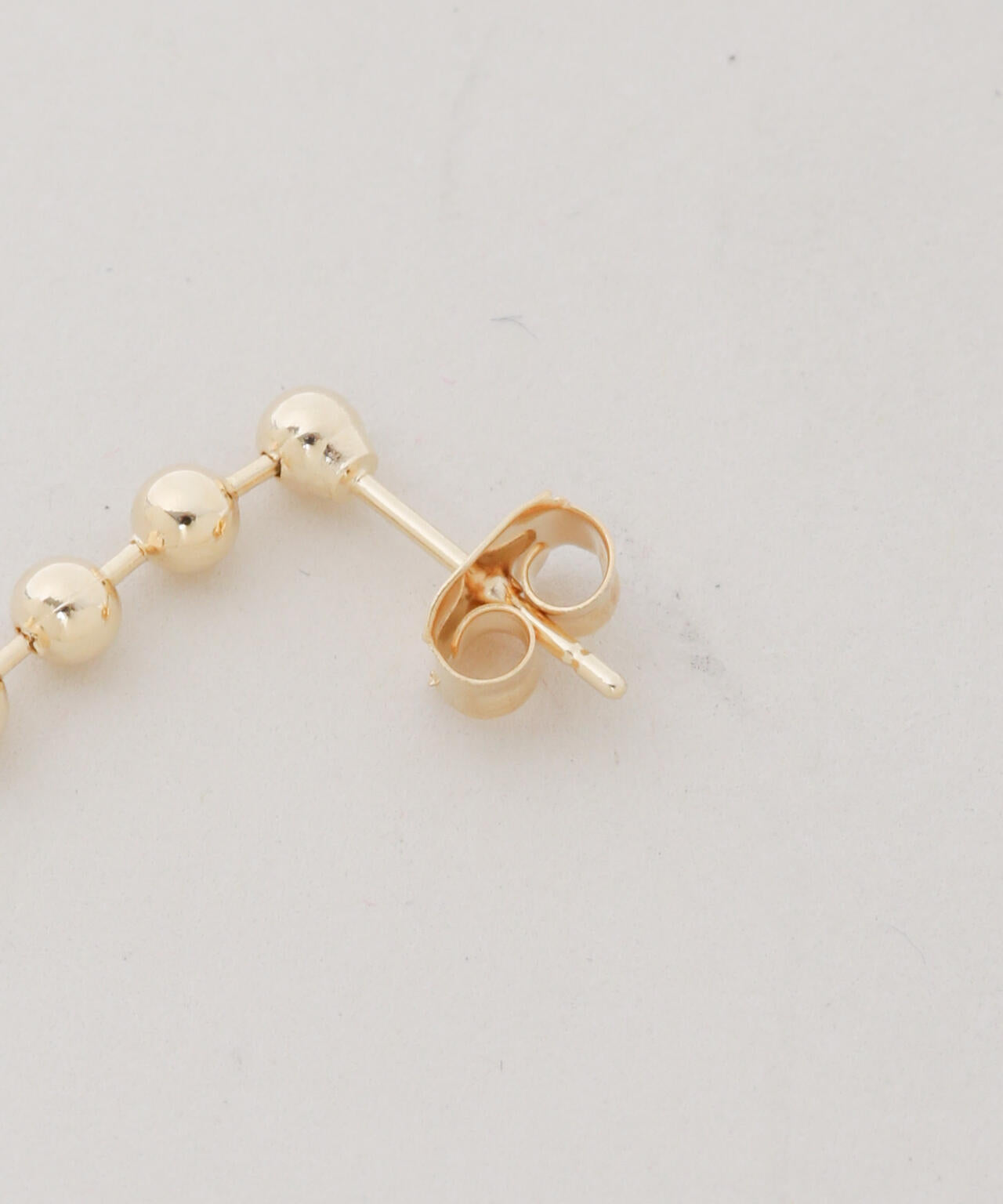 ボールチェーンドロップピアス