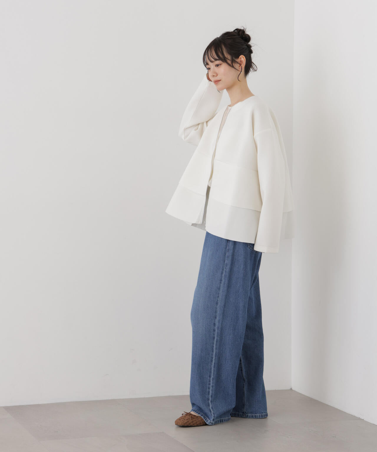 ダンボールカットフリルデザインジップジャケット