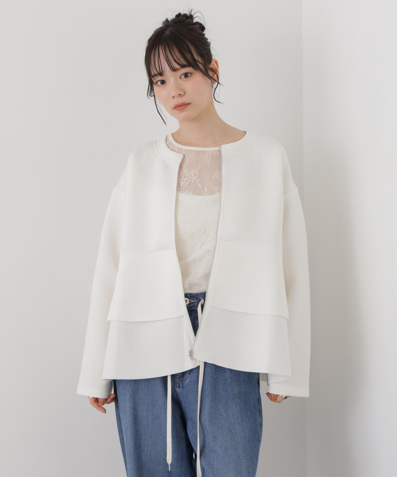 ダンボールカットフリルデザインジップジャケット