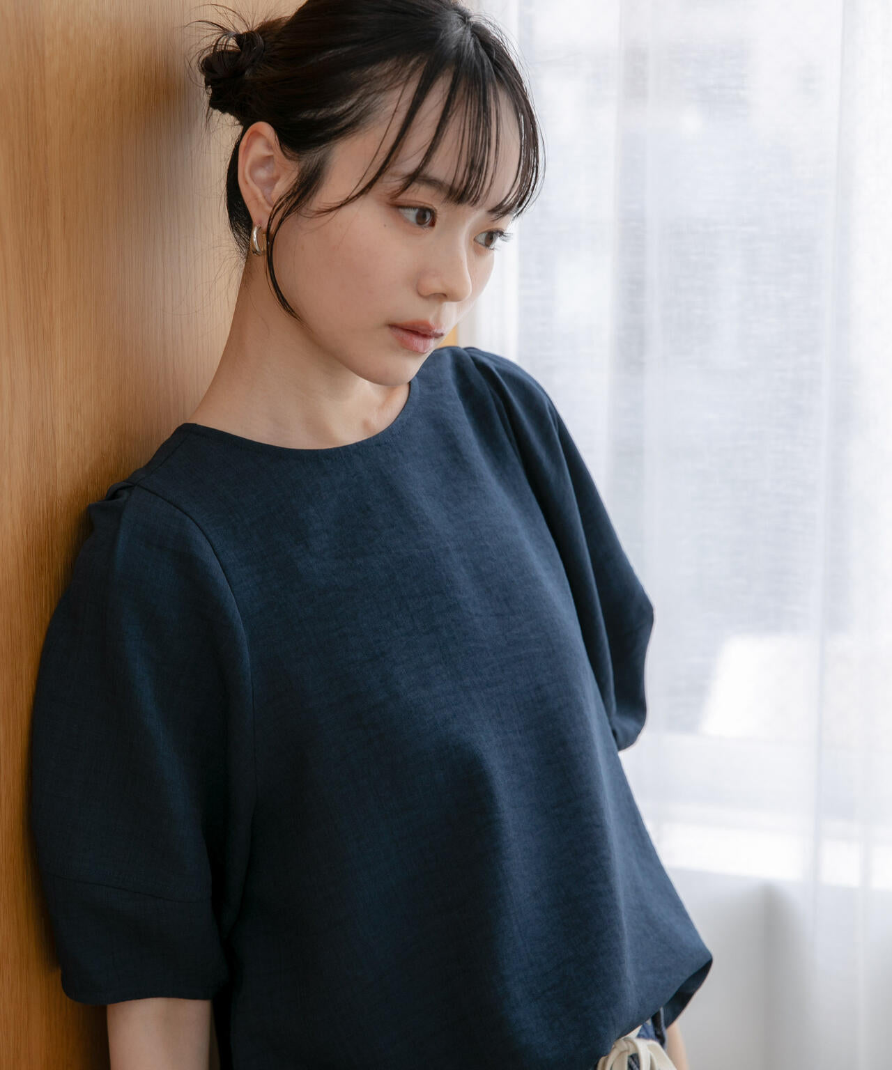 WEB限定/多機能素材 前後2wayランタンスリーブクルーブラウス