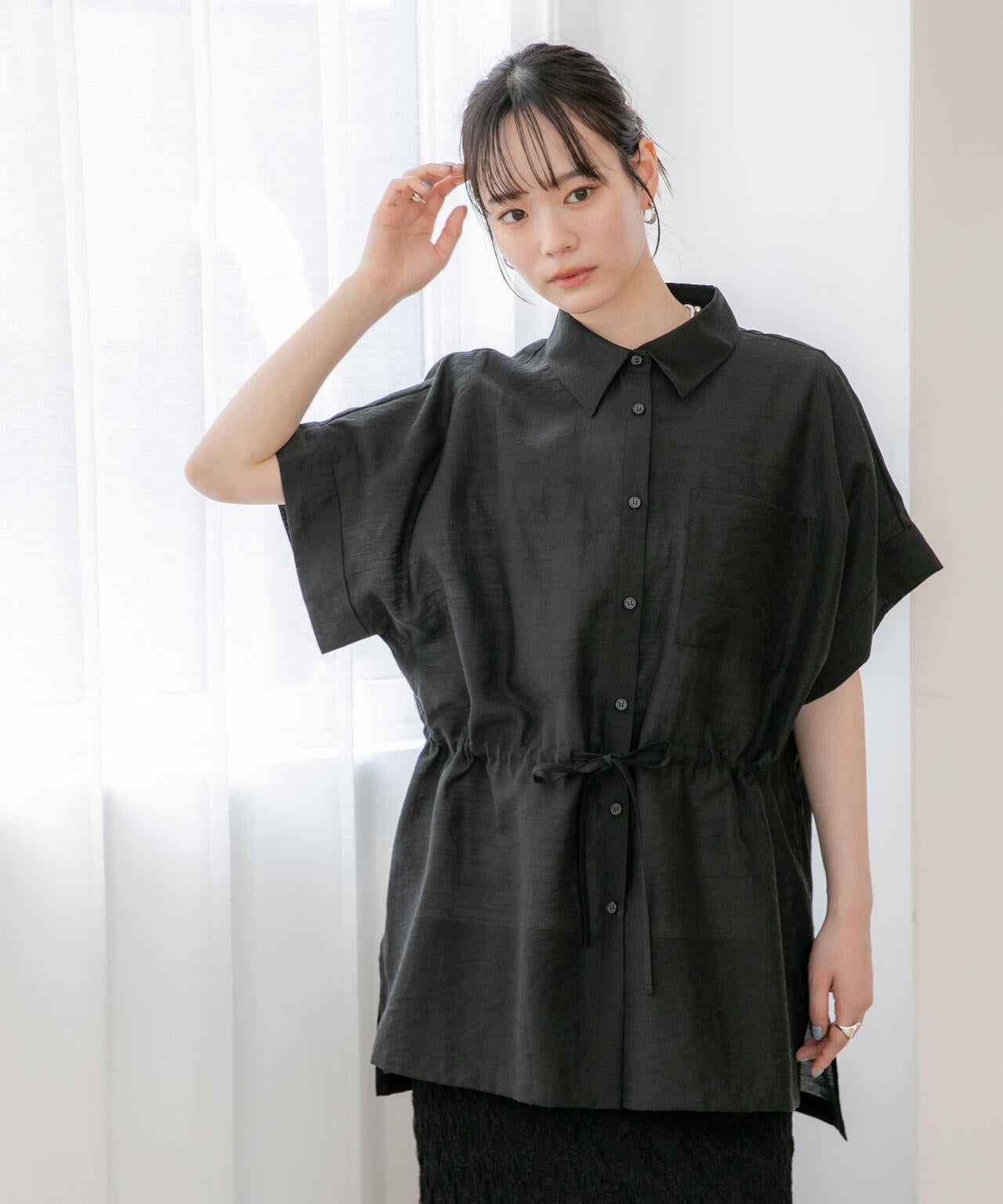 ドゥロワー リネン混 SUMMERハーフスリーブノーカラーブラウス [訳あり] WEB限定/接触冷感機能 リネン混ウエストドロストハーフスリーブシャツ