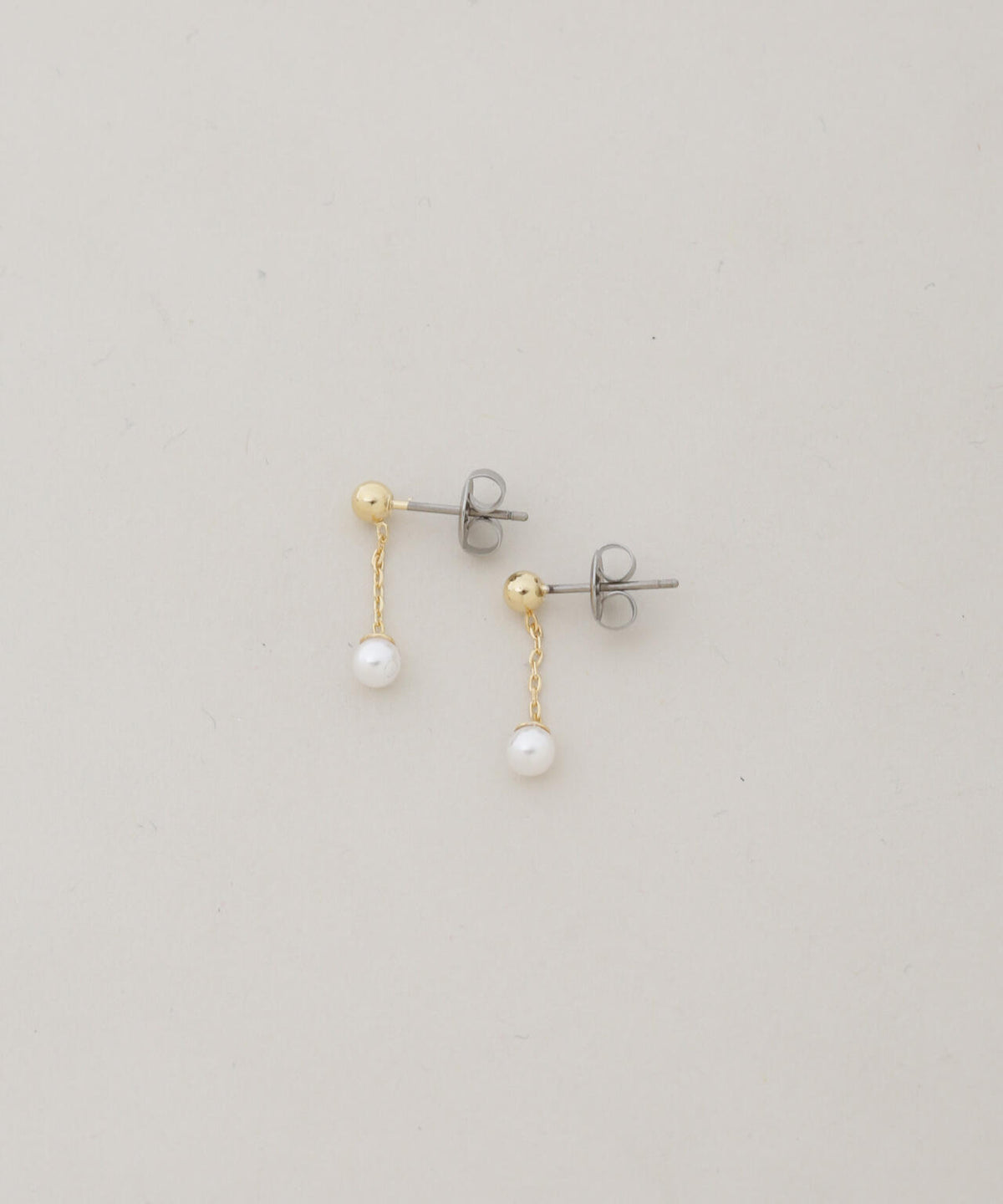 イミテーションパールチェーンピアス