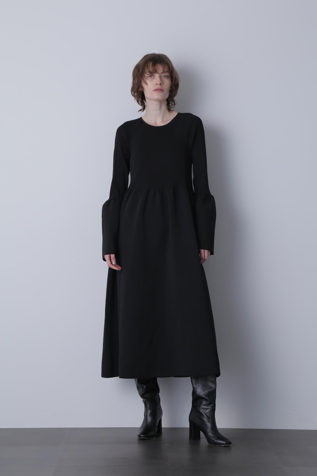 hueLe Museum スポンディッシュニットワンピース