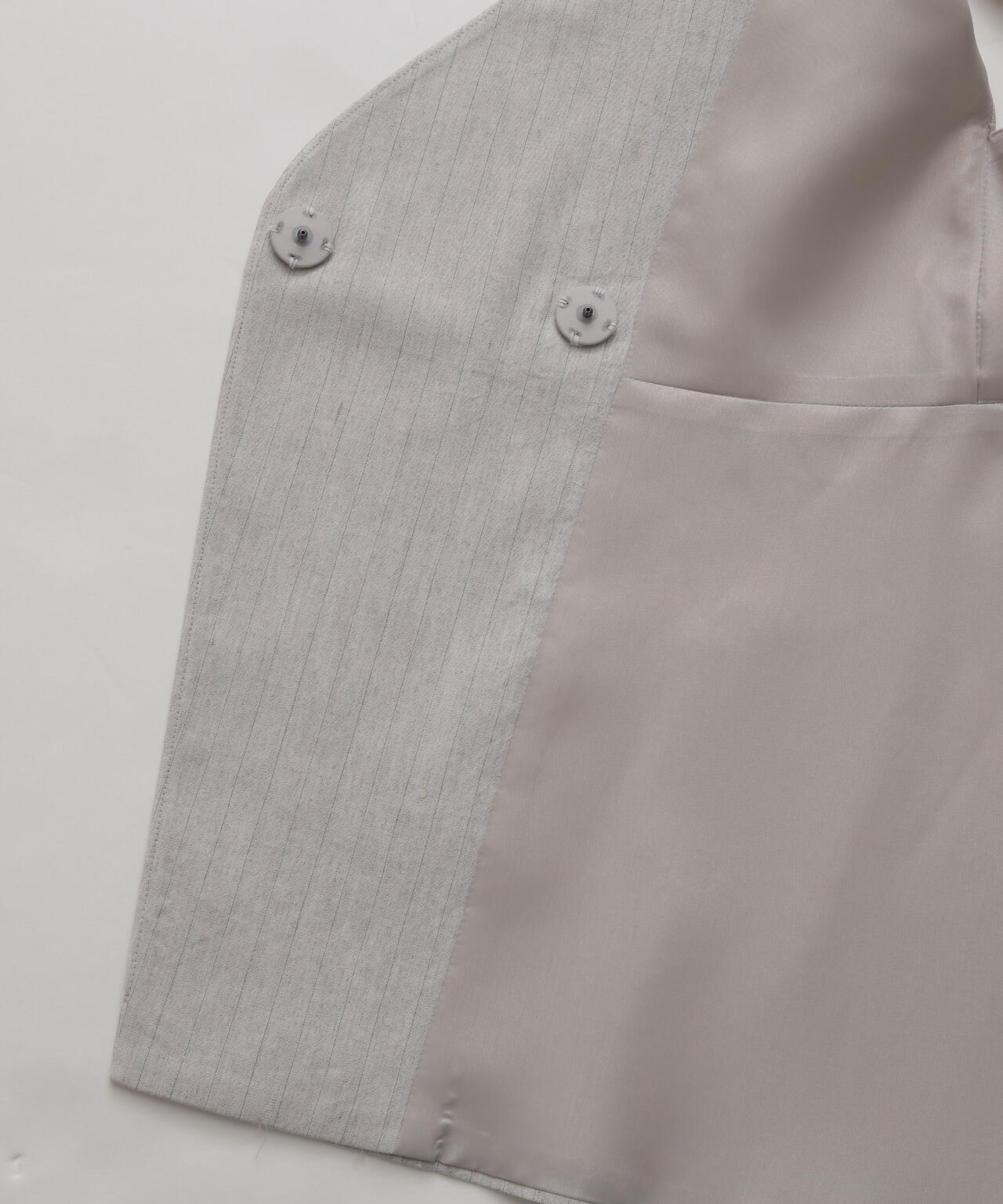 麻ストレッチカーヴィーネックジレ | hLM（エイチエルエム） ｜【公式