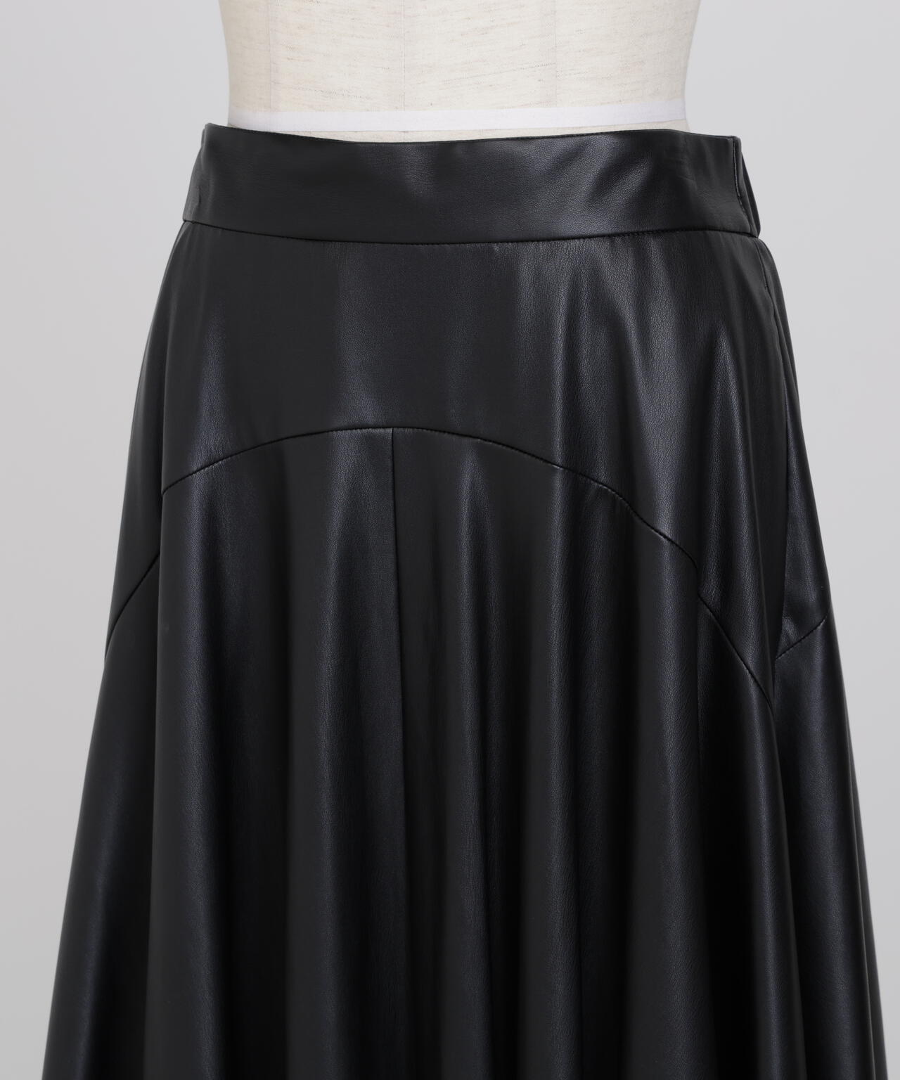 レザーライクフレアスカート