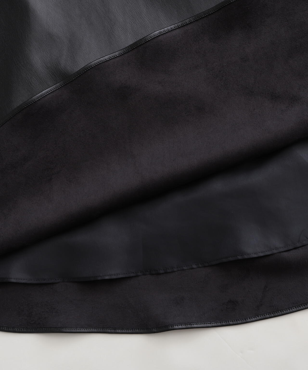 レザーライクフレアスカート