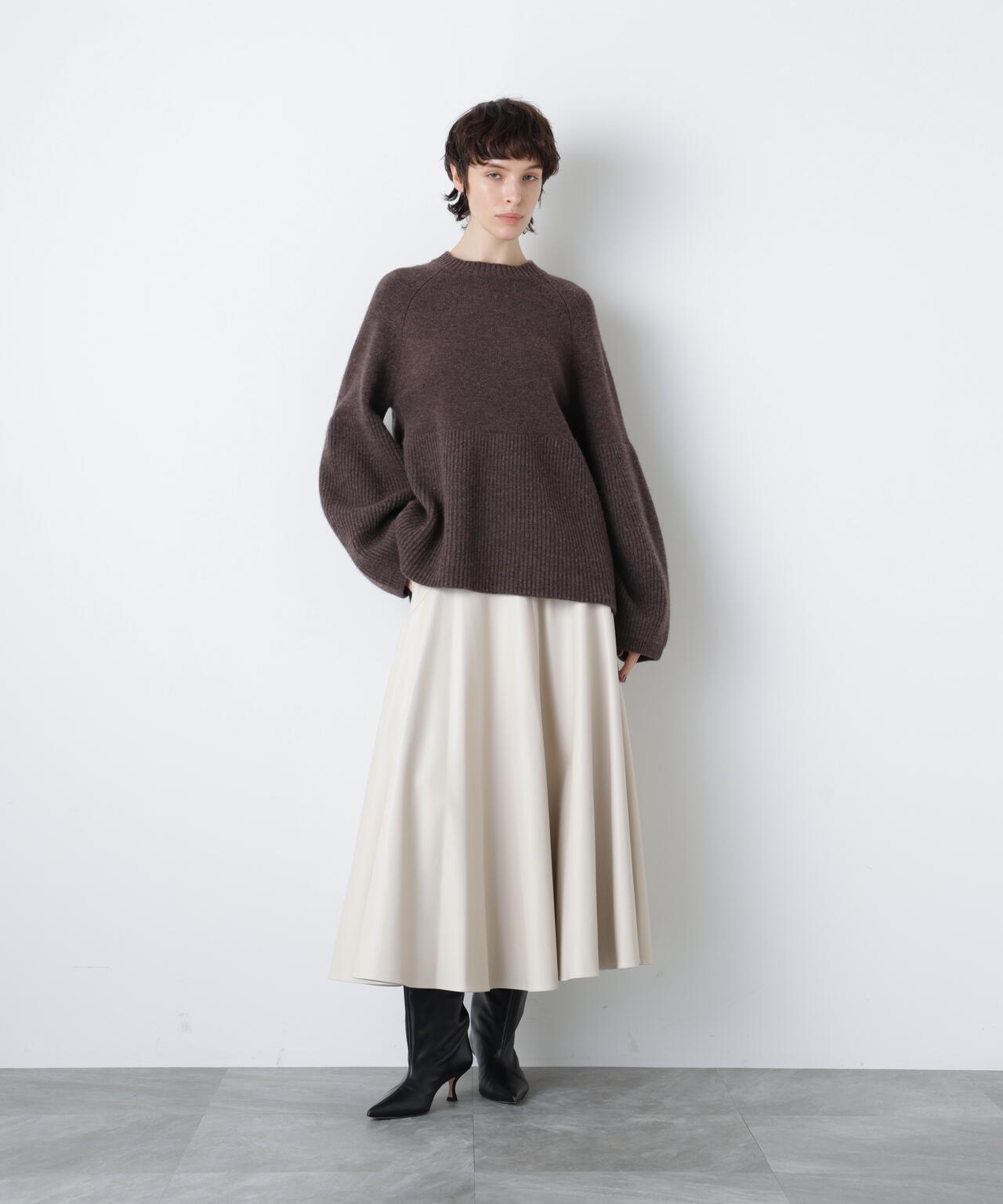 レザーライクフレアスカート | hLM（エイチエルエム） ｜【公式】通販