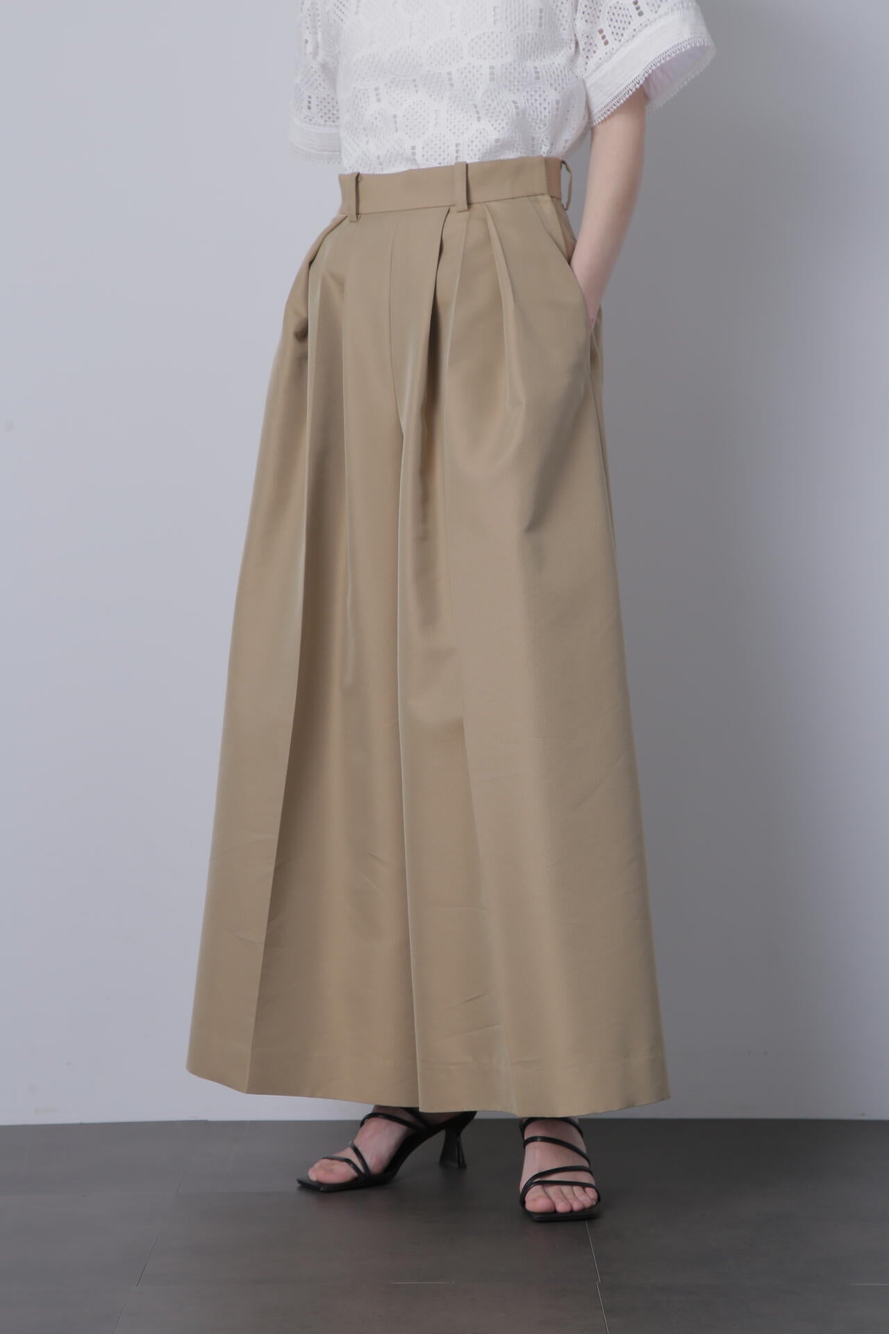 ギャバタックワイドパンツ