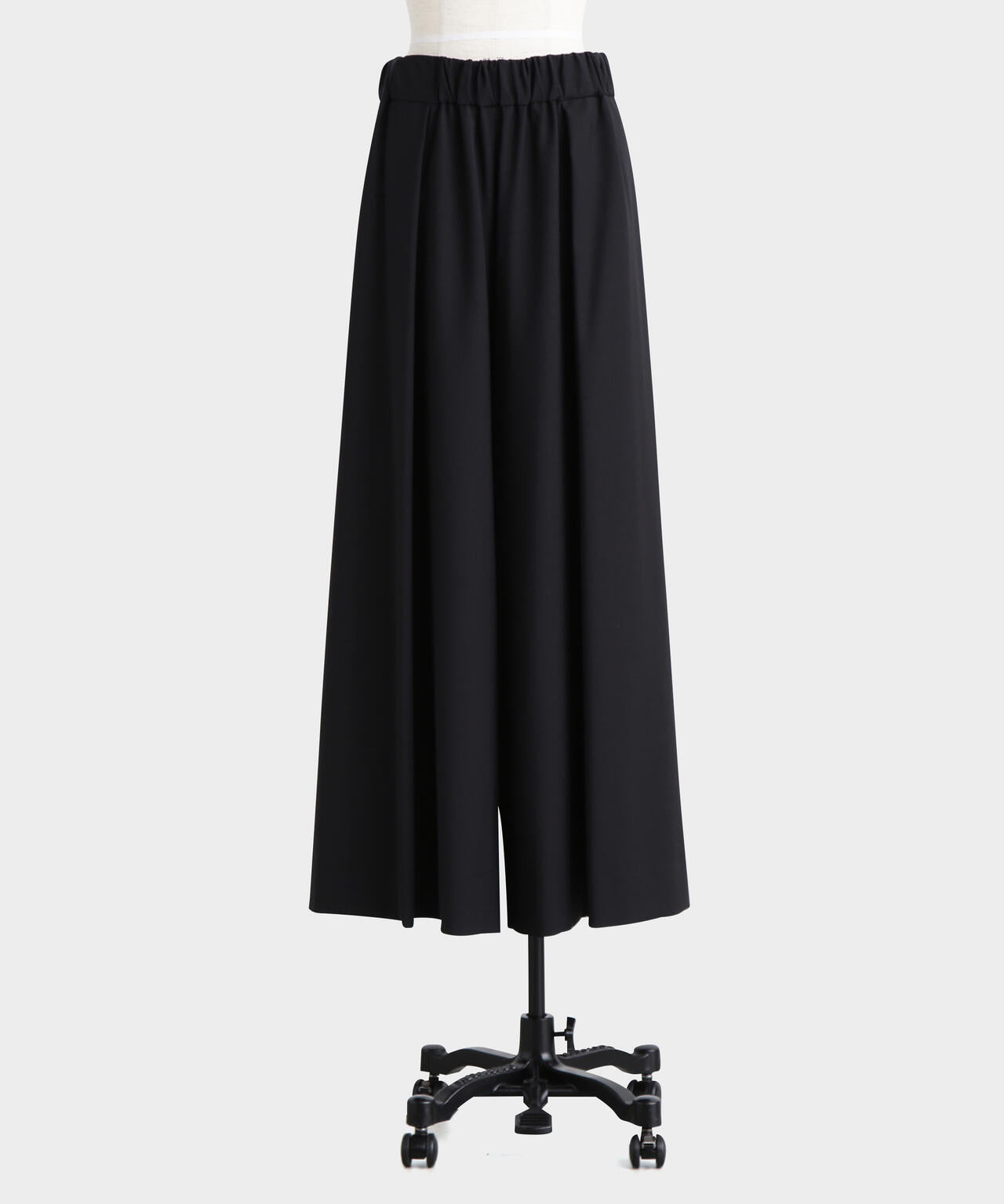 限定SALE⭐︎新品hitomi ribbon tuck pants ブラック　S 限定カラー/ブラウン】TWギャザーパンツ | hLM