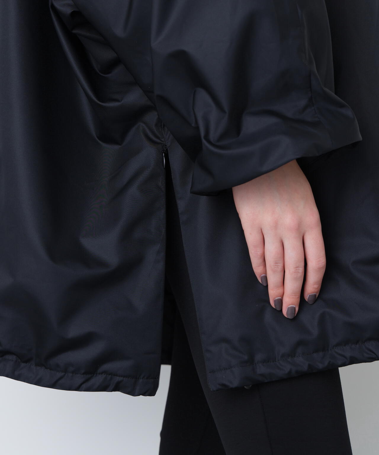 ポンチョダウン | hLM(エイチエルエム) |【公式】通販mix.tokyo ポンチョダウン | hLM(エイチエルエム) |【公式】通販mix.tokyo