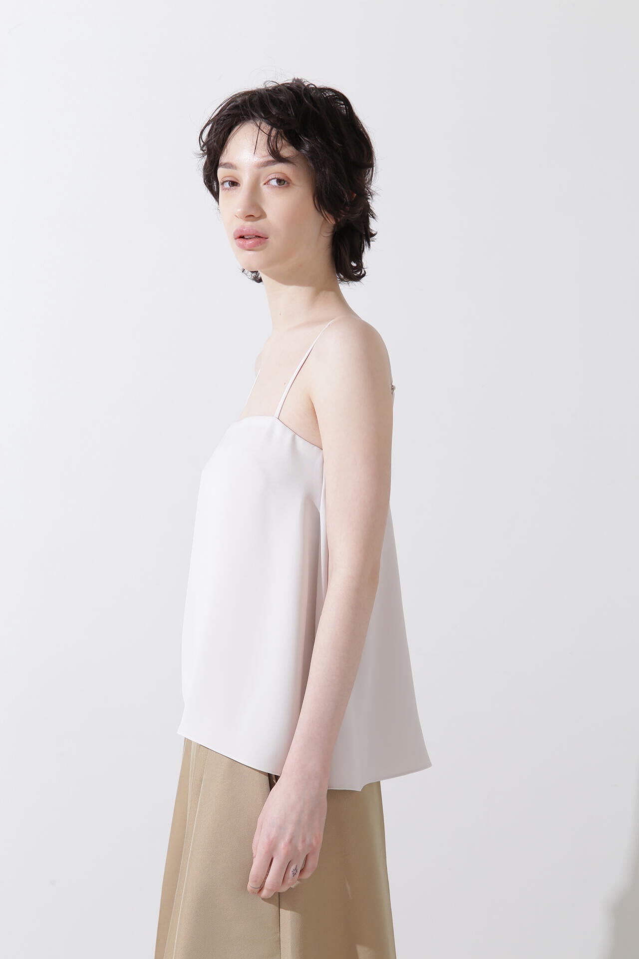 スムージーサテンパッド付きキャミ