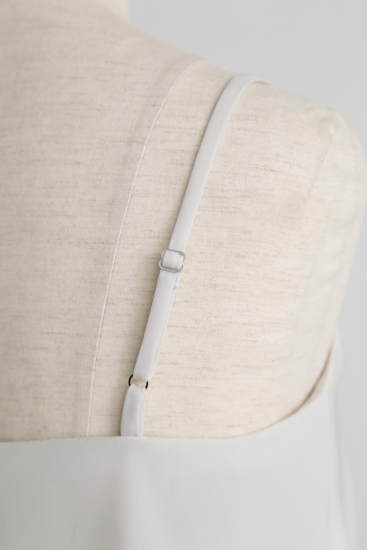 スムージーサテンパッド付きキャミ