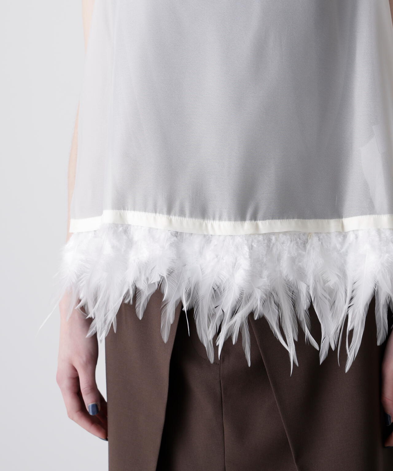 フェザーレイヤードニット