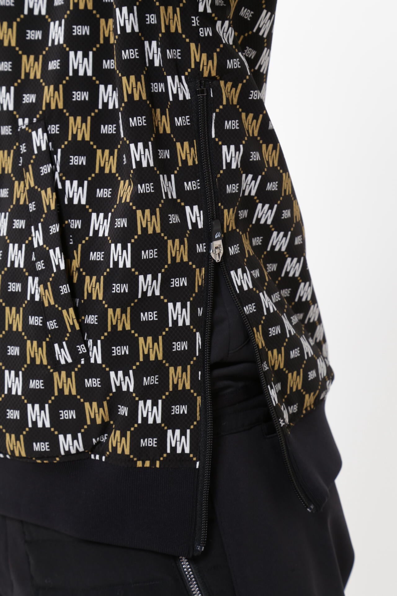 ポリエステルドビーストレッチコーティング ツインスニードジャック