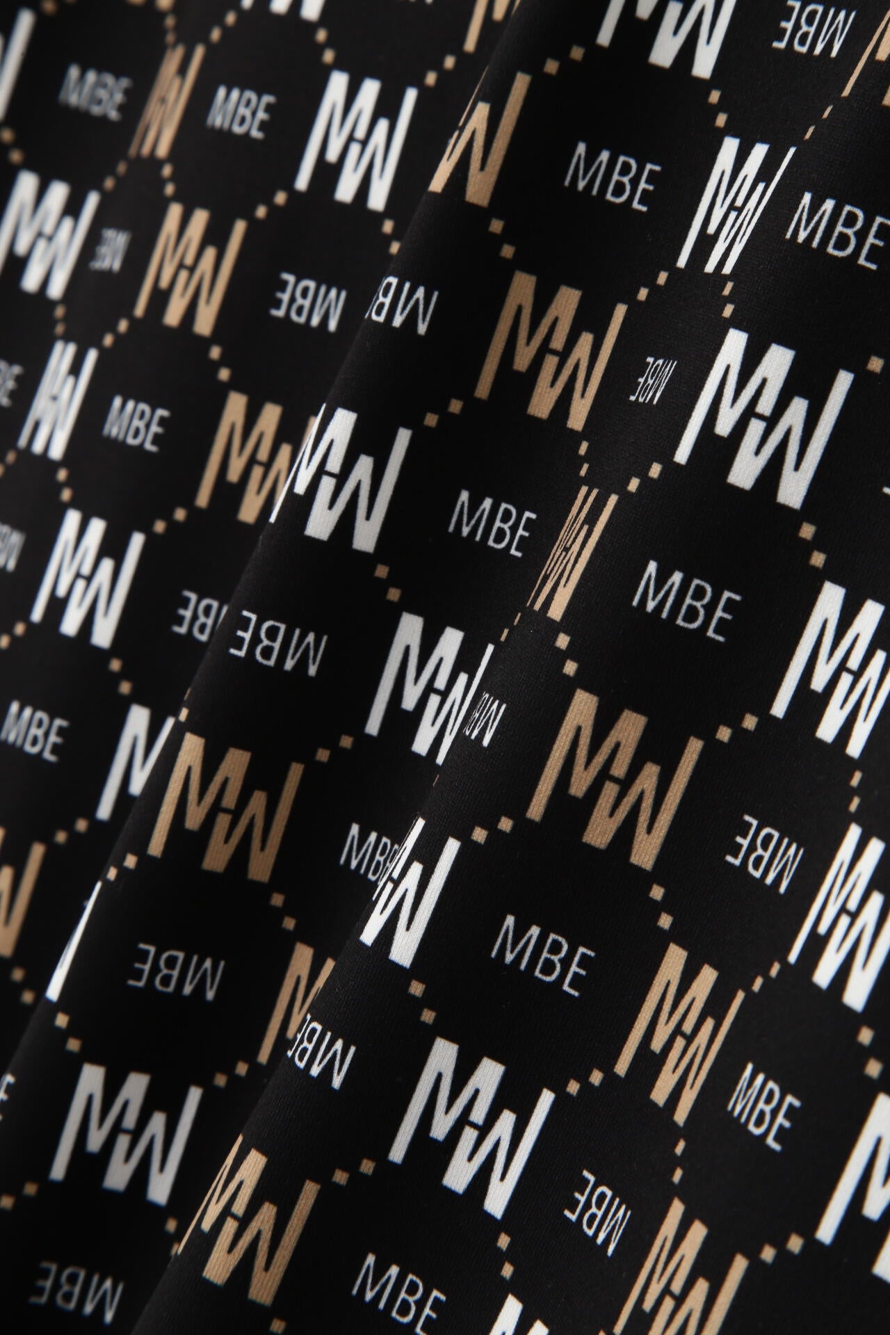 新品 マスターバニー COTNAスムース MBEバイアスロゴ ハイネック LL 新品 マスターバニー COTNAスムース MBEバイアスロゴ ハイネック LL