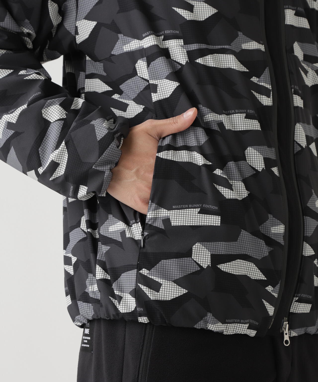 迷彩プリントフーディブルゾン