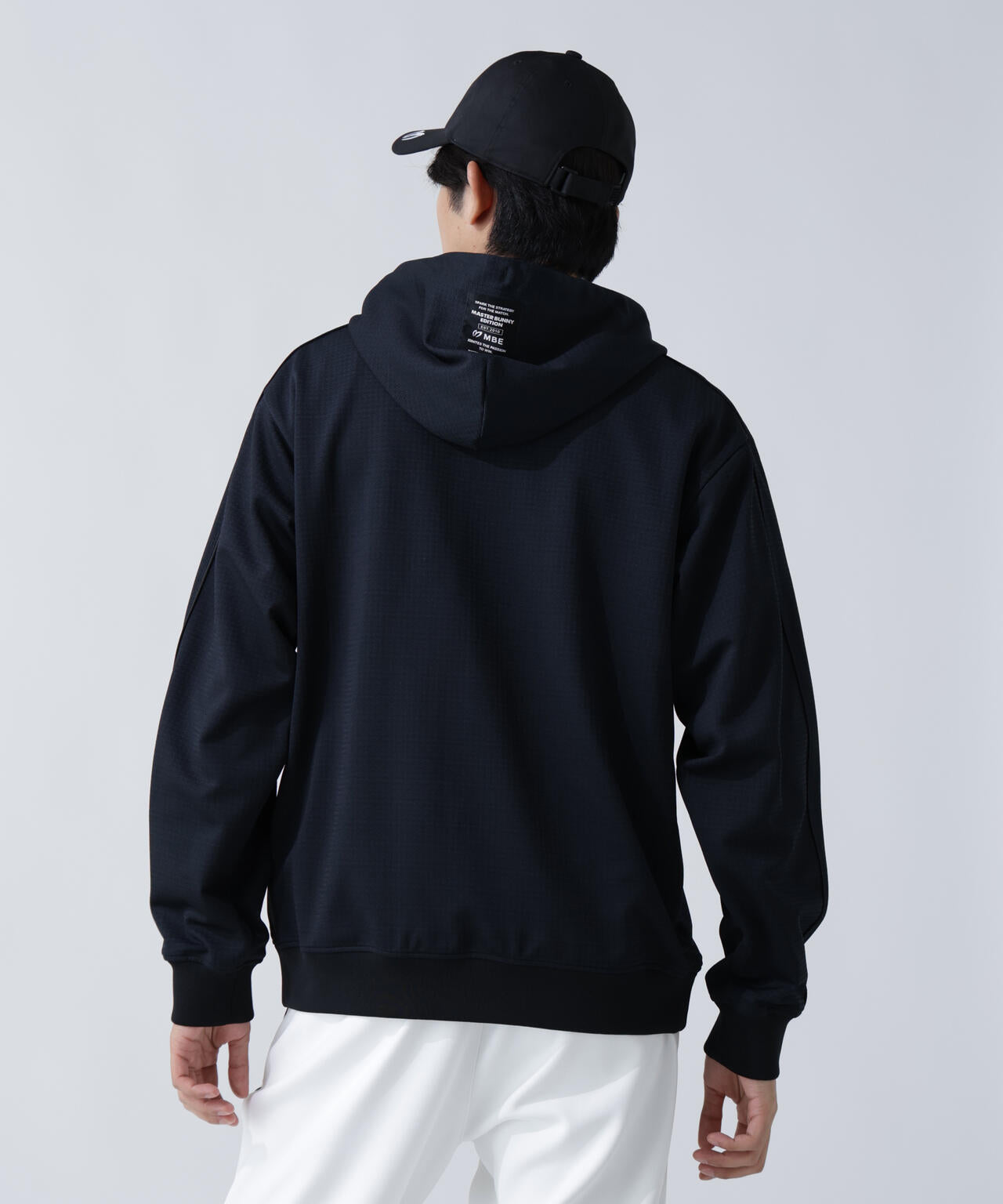 幾何学柄ジャガードフーディプルオーバー