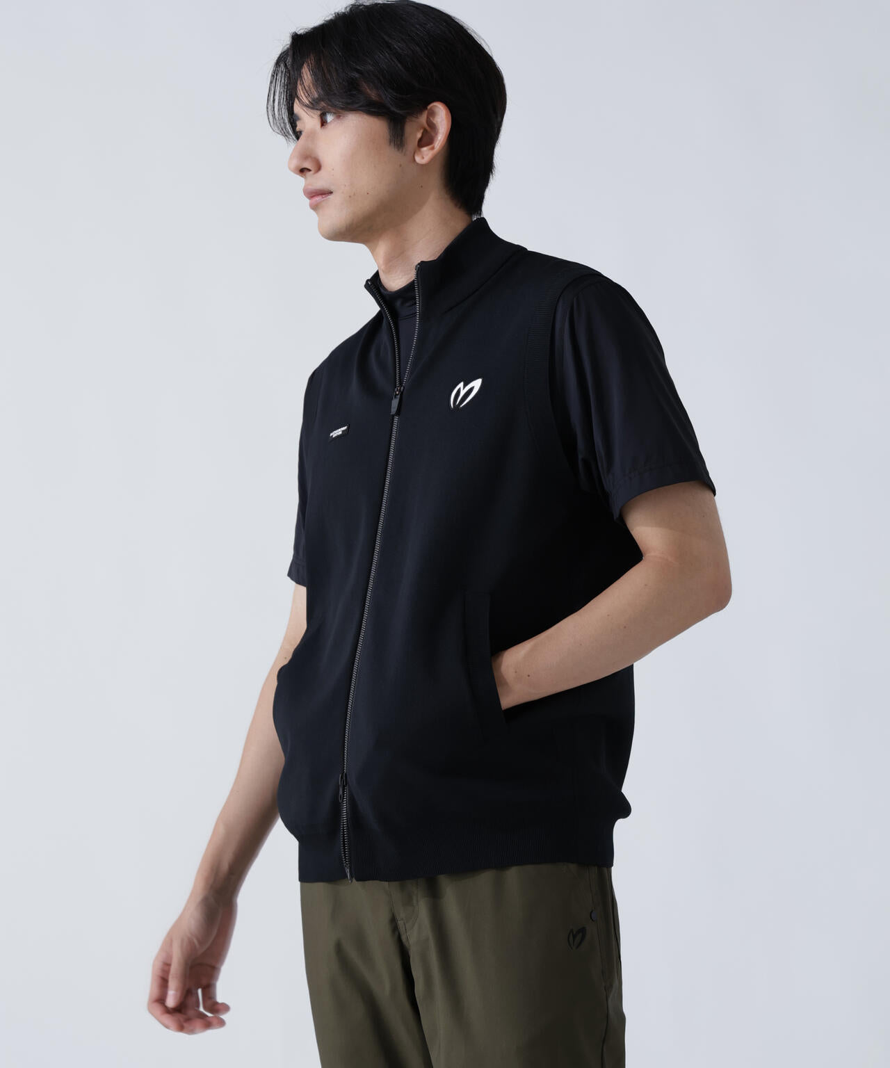 フルジップアップニットベスト