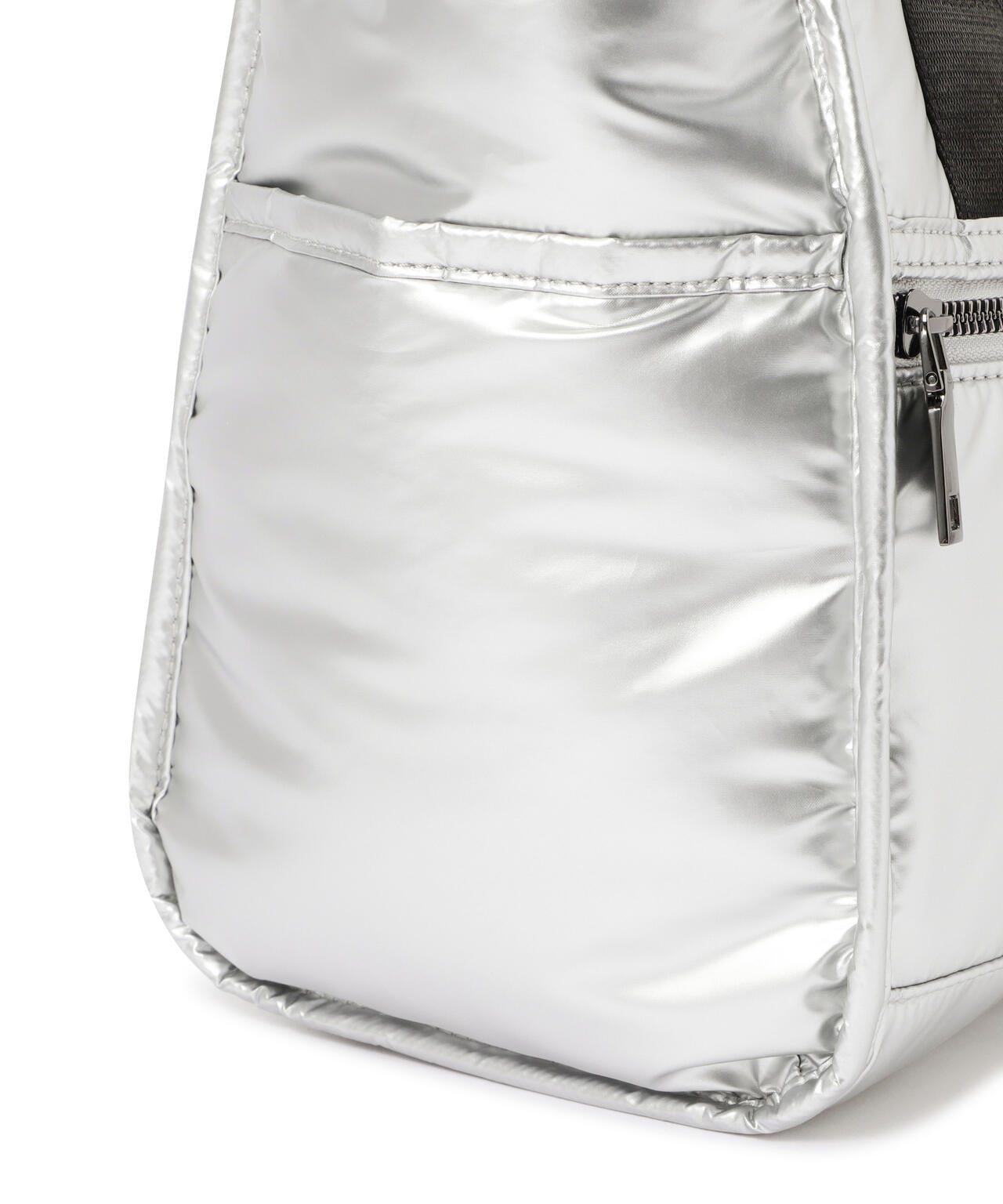 ファーポンチャーム付き合繊カートバッグ (UNISEX)