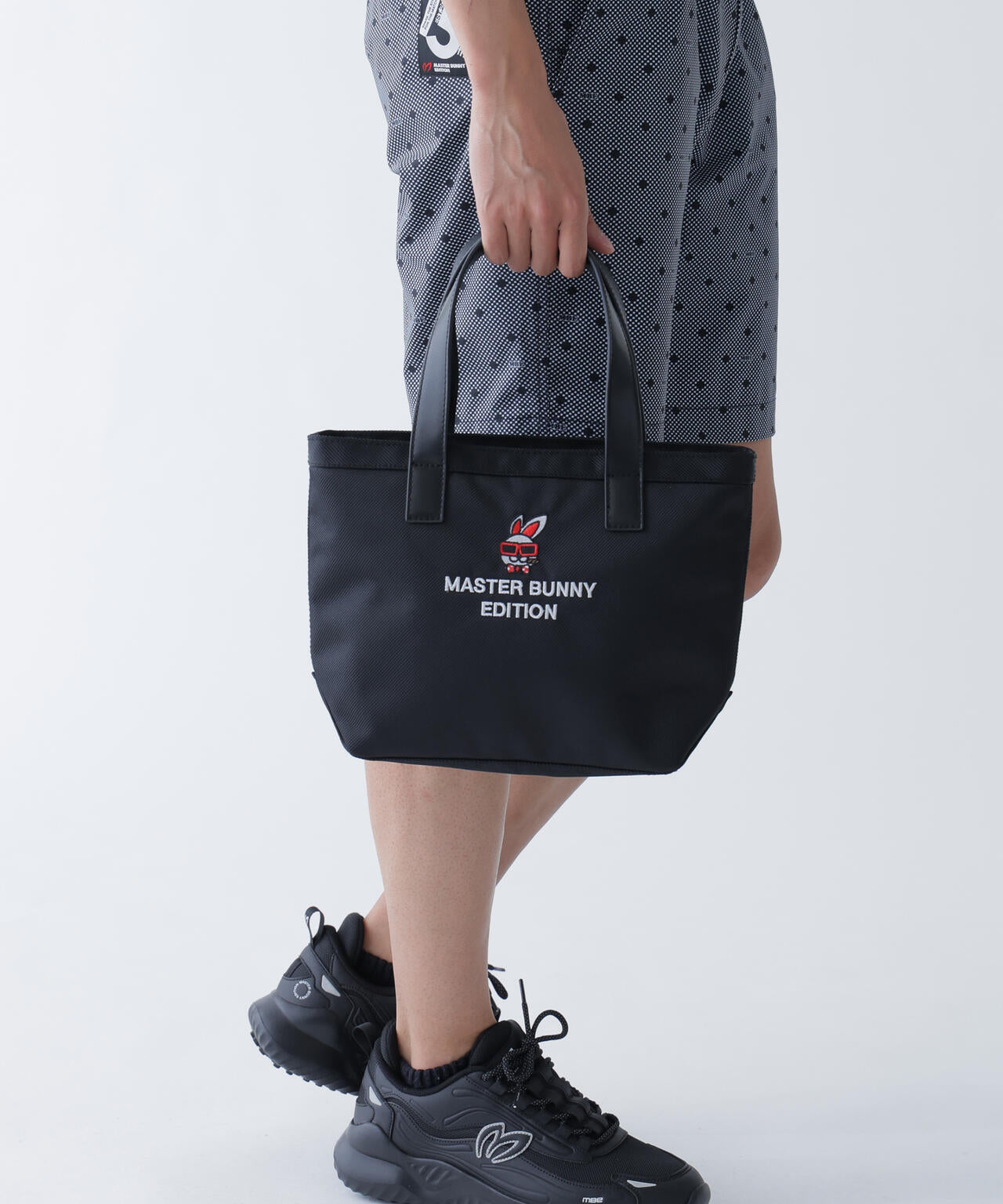 【公式オンライン限定】【SWAGGY BUNNY】カートバッグ (UNISEX)