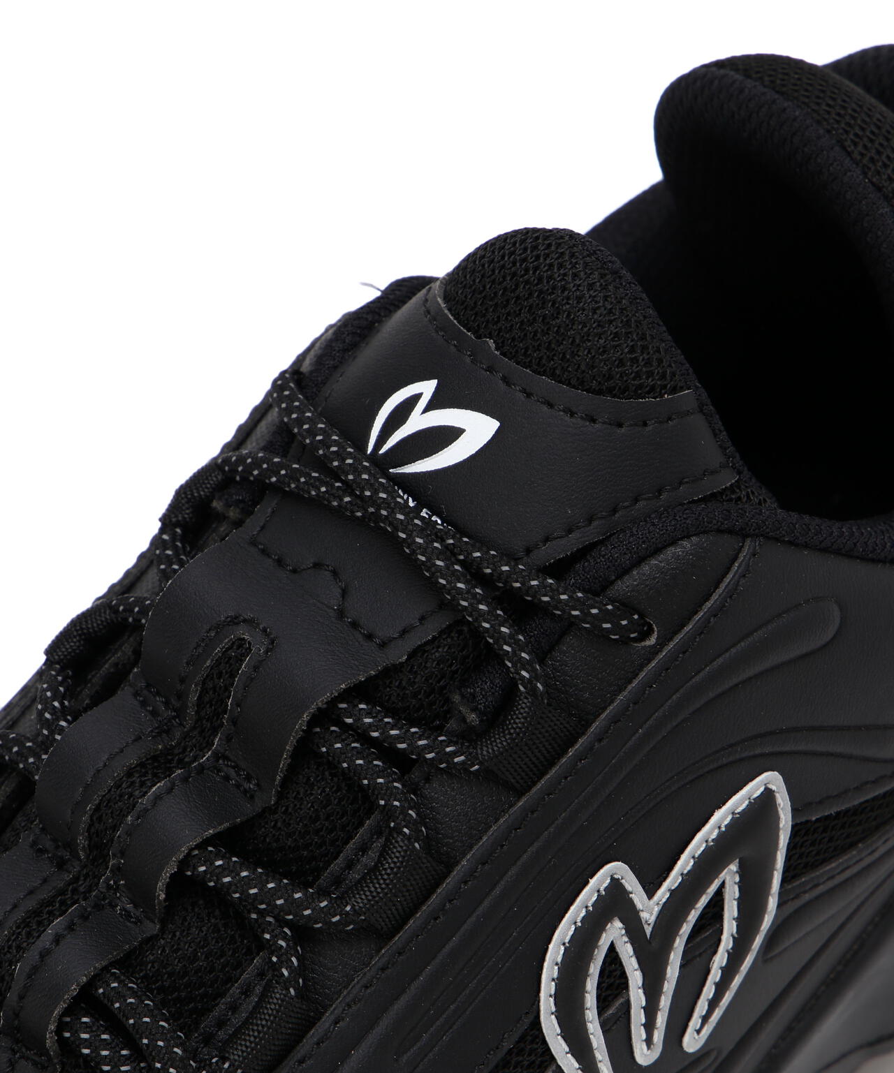 スパイクレスシューズ (MENS) | MASTER BUNNY EDITION（マスターバニー