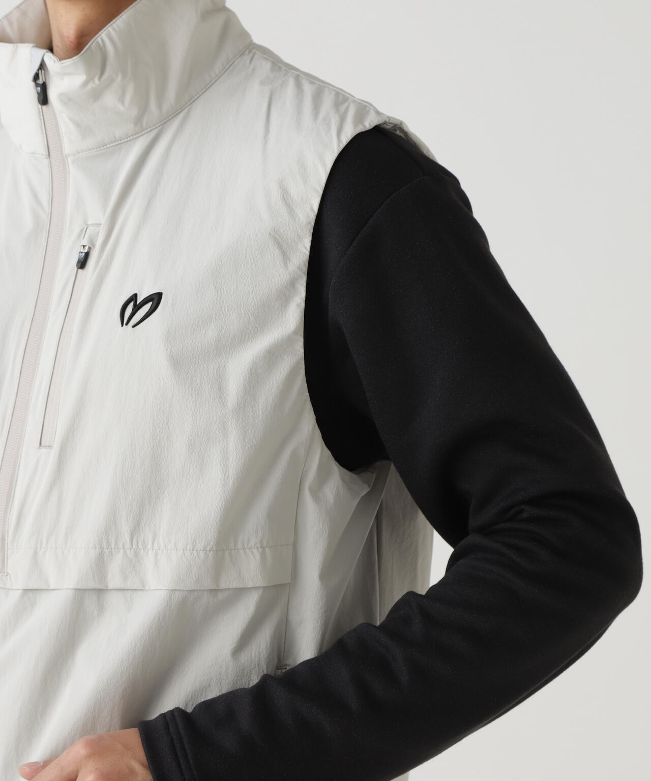 カジナイロンストレッチハーフジップアップベスト