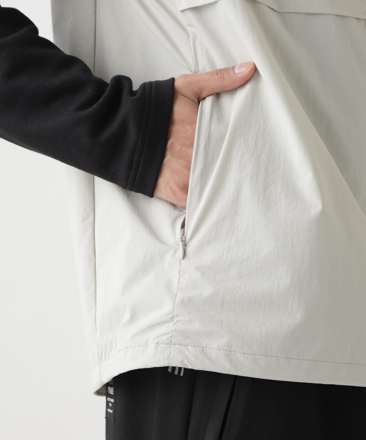 カジナイロンストレッチハーフジップアップベスト