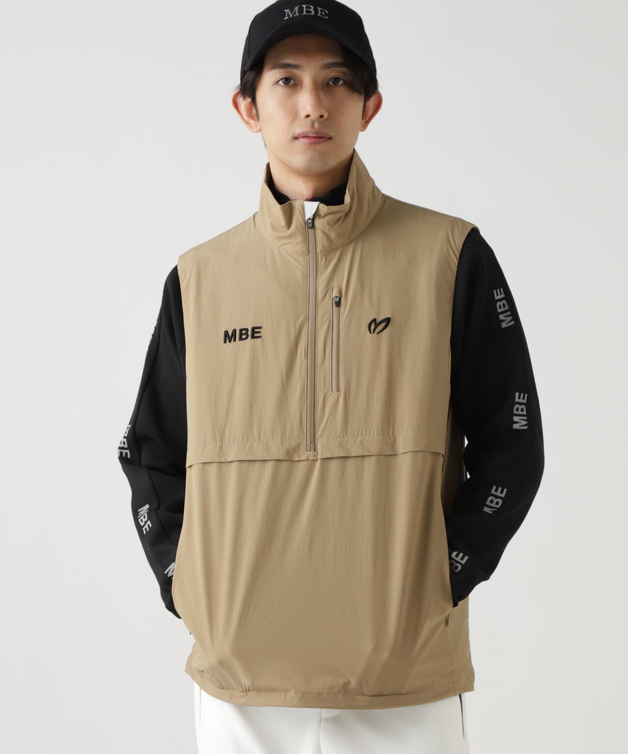 カジナイロンストレッチハーフジップアップベスト