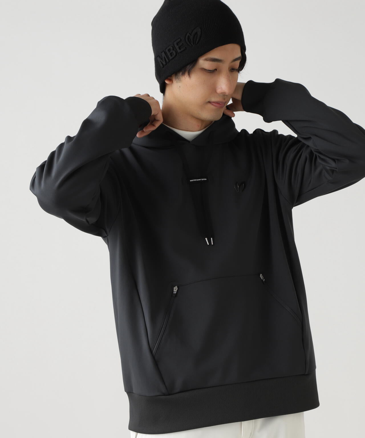 カチオンポリエステルポンチプルオーバーフーディ | MASTER BUNNY