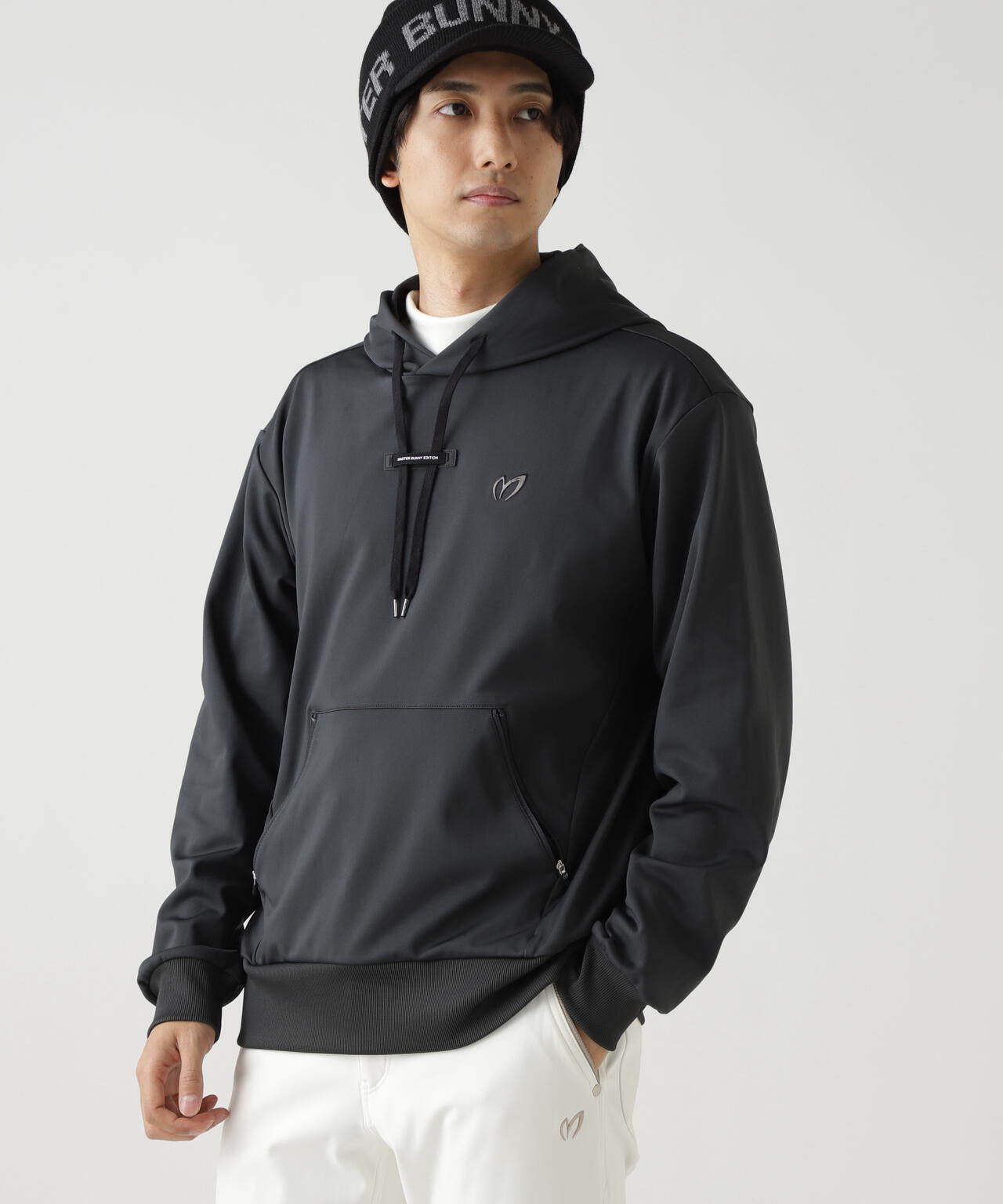 カチオンポリエステルポンチプルオーバーフーディ | MASTER BUNNY