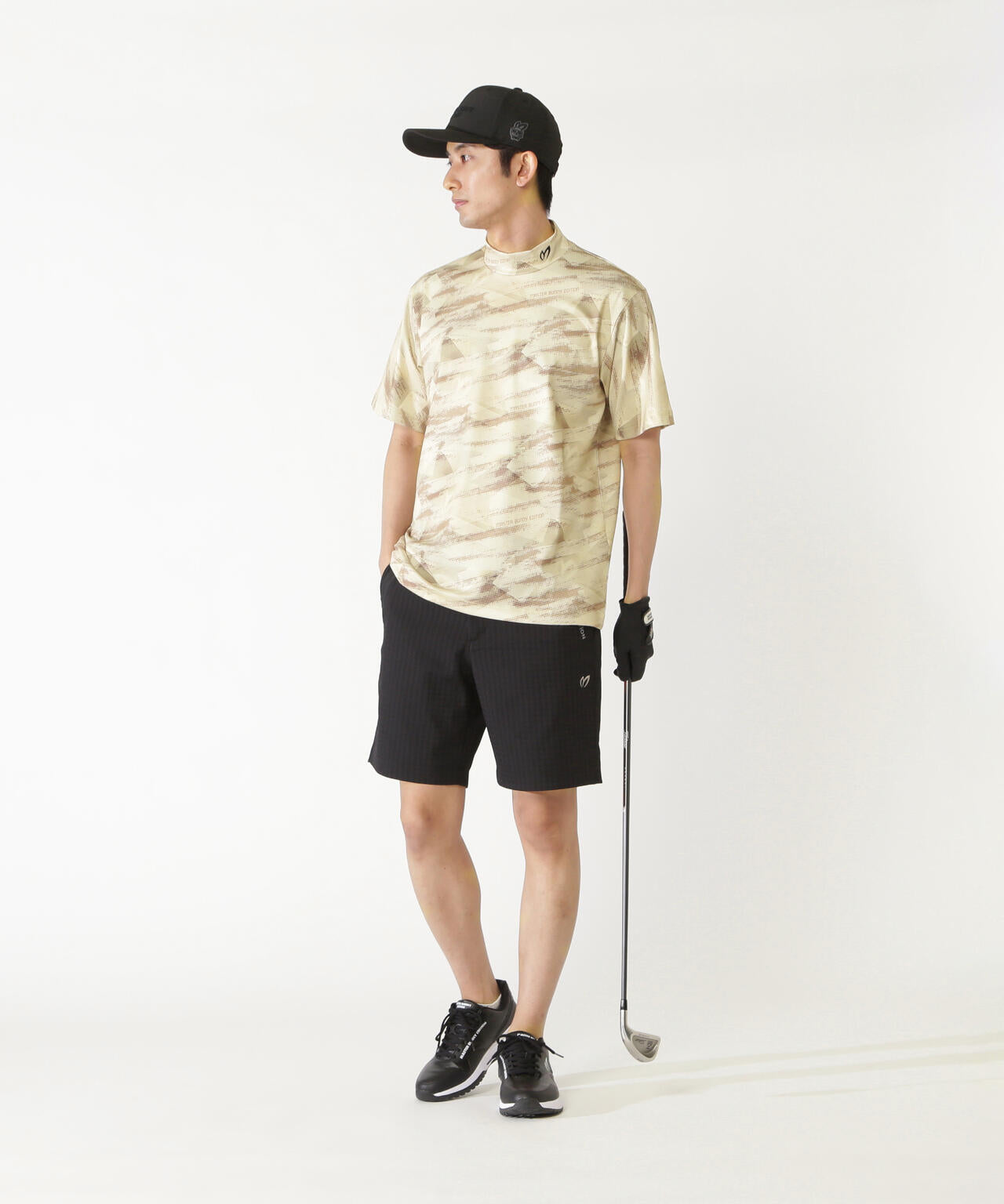 H:182cm/C:93/W:77/H:91 着用サイズ：5