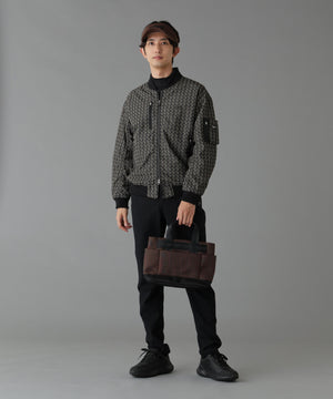 H:182cm/C:93/W:77/H:91 着用サイズ：5