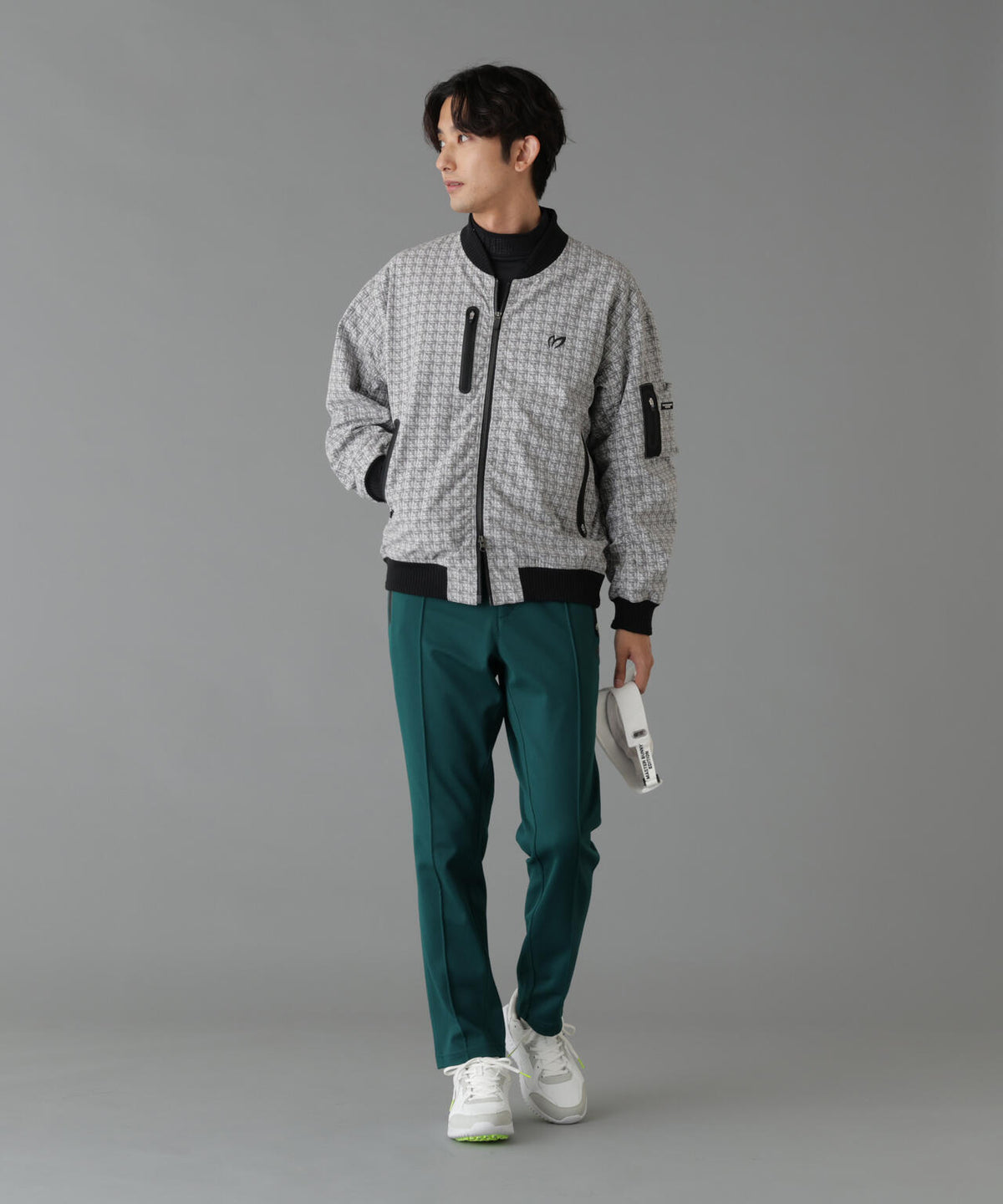 H:182cm/C:93/W:77/H:91 着用サイズ：5
